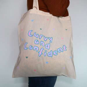 Henkeltasche "Curvy and Confident" Herzen - handbemalt / bestickt