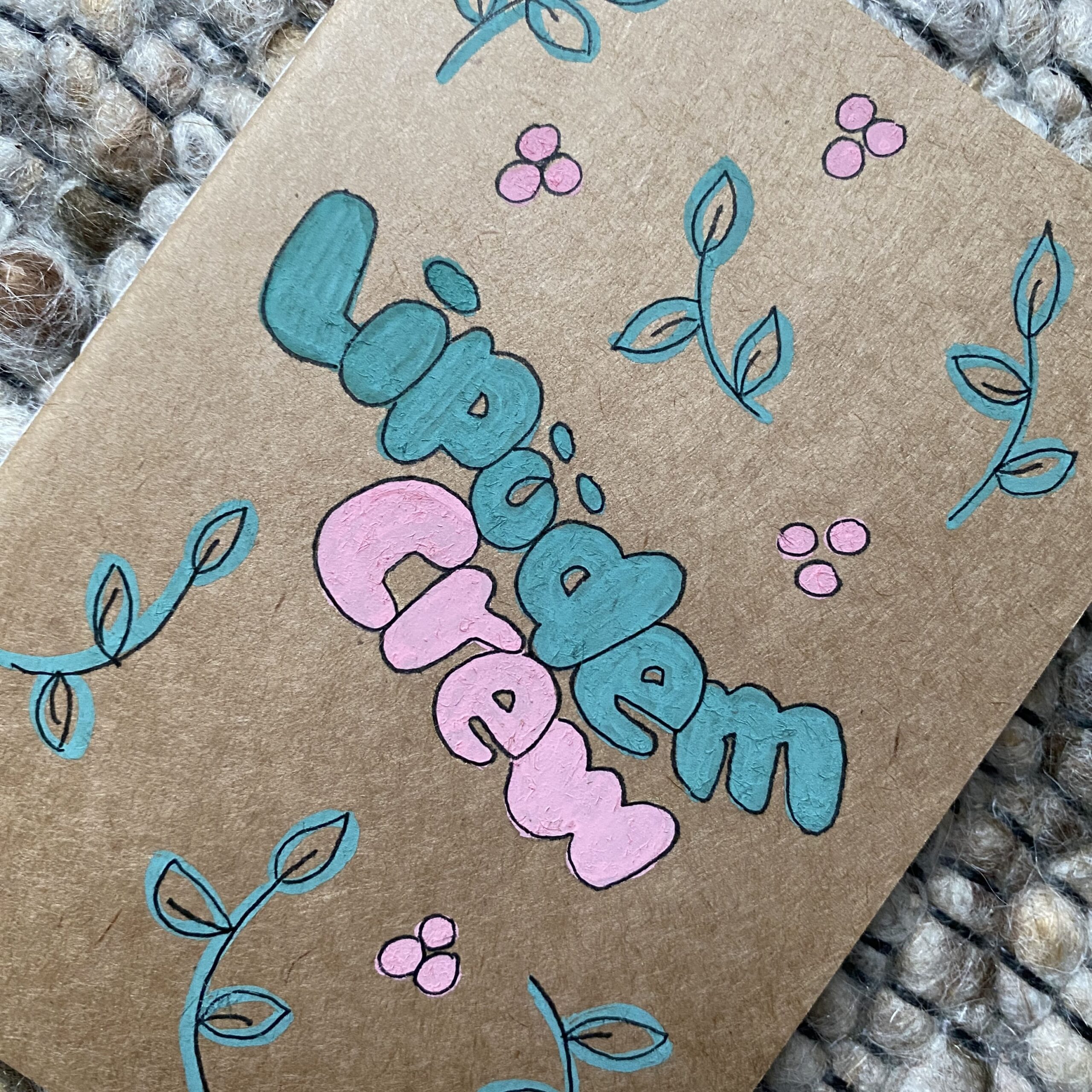 Heft DIN A6 "Lipödem Crew" Natur - handbemalt – Bild 3