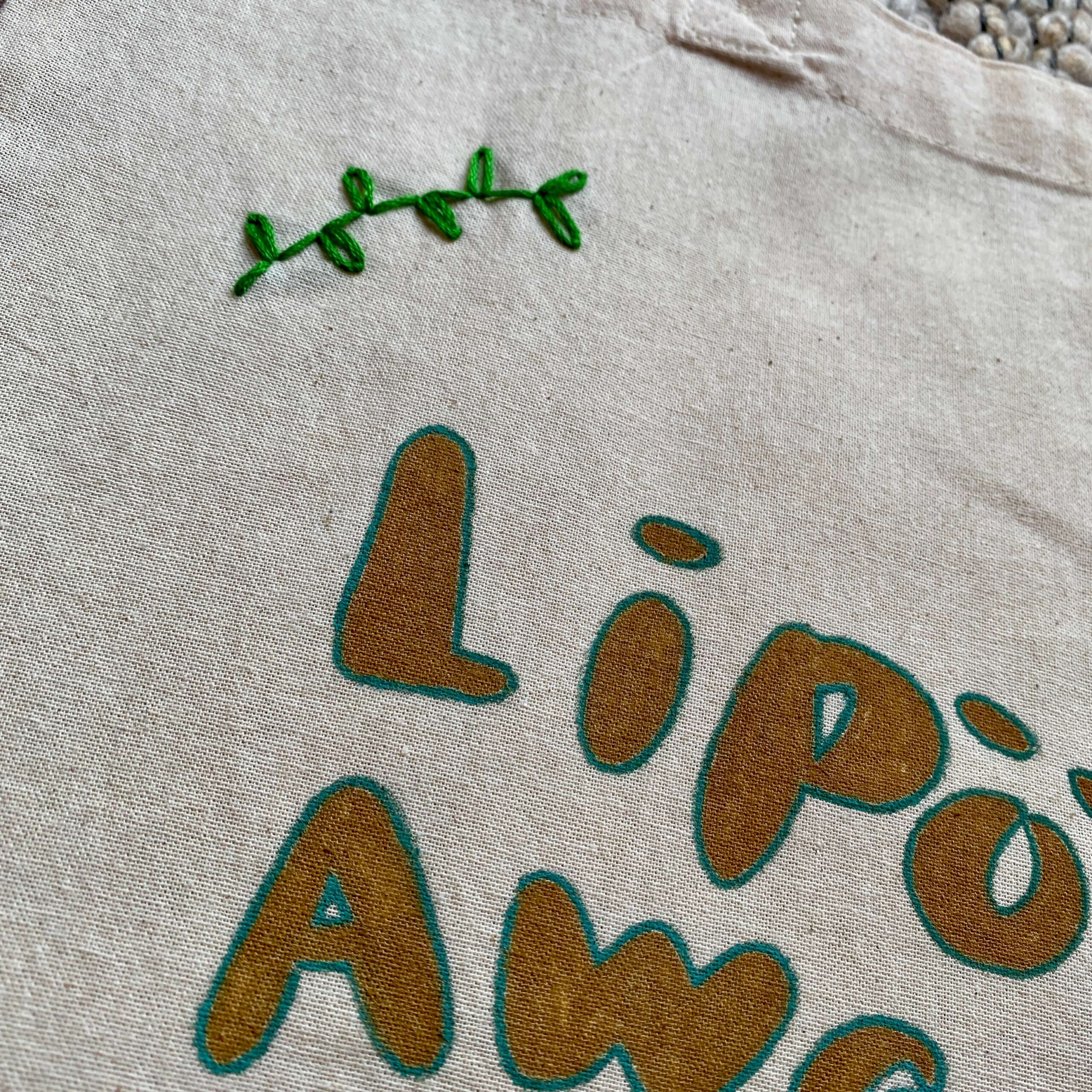 Henkeltasche "Lipödem Awareness Bag" Natur - handbemalt / bestickt – Bild 4